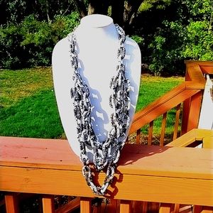 Sassy Jones Zaria Luxe Matte Chain Black/White Marble